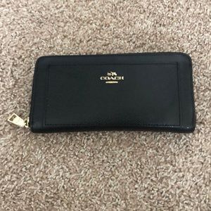 Coach black wallet with zip